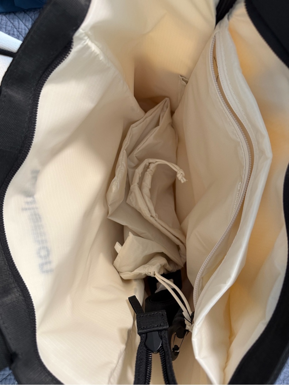 Lululemon Racket Bag 19L - Picture 8 of 14